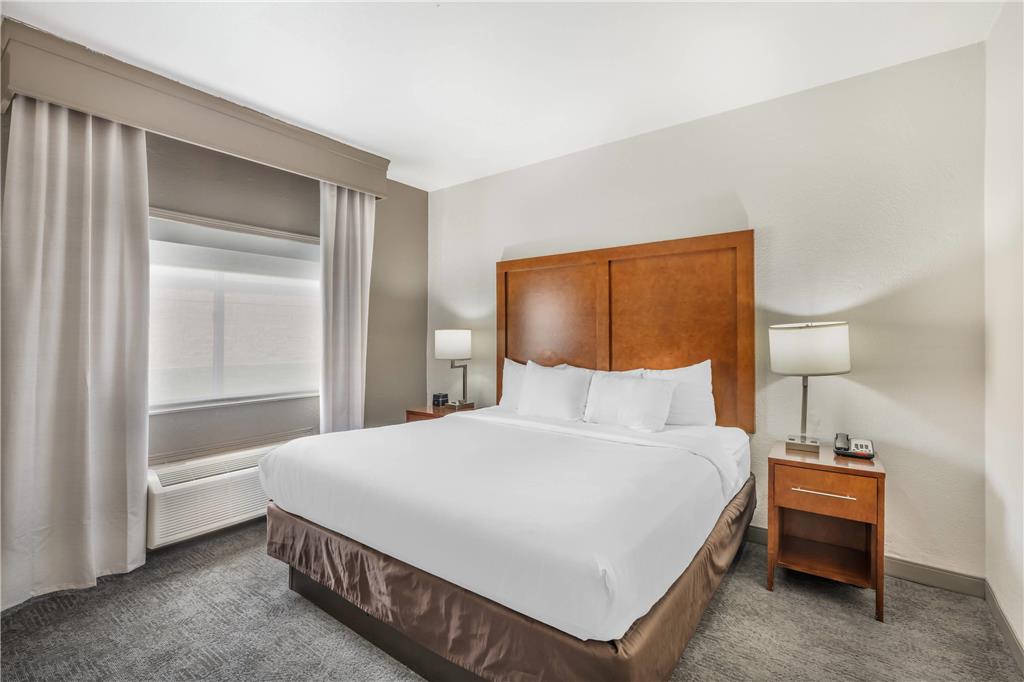 Comfort Suites Omaha Northwest - photo 33