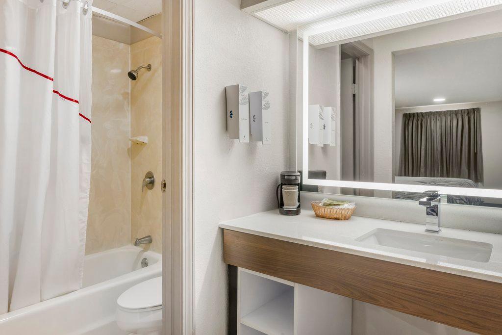 Red Roof Inn Hope - photo 34