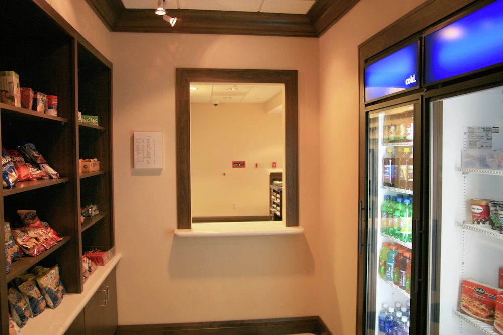 Hampton Inn & Suites Las Vegas Red Rock Summerlin - photo 28