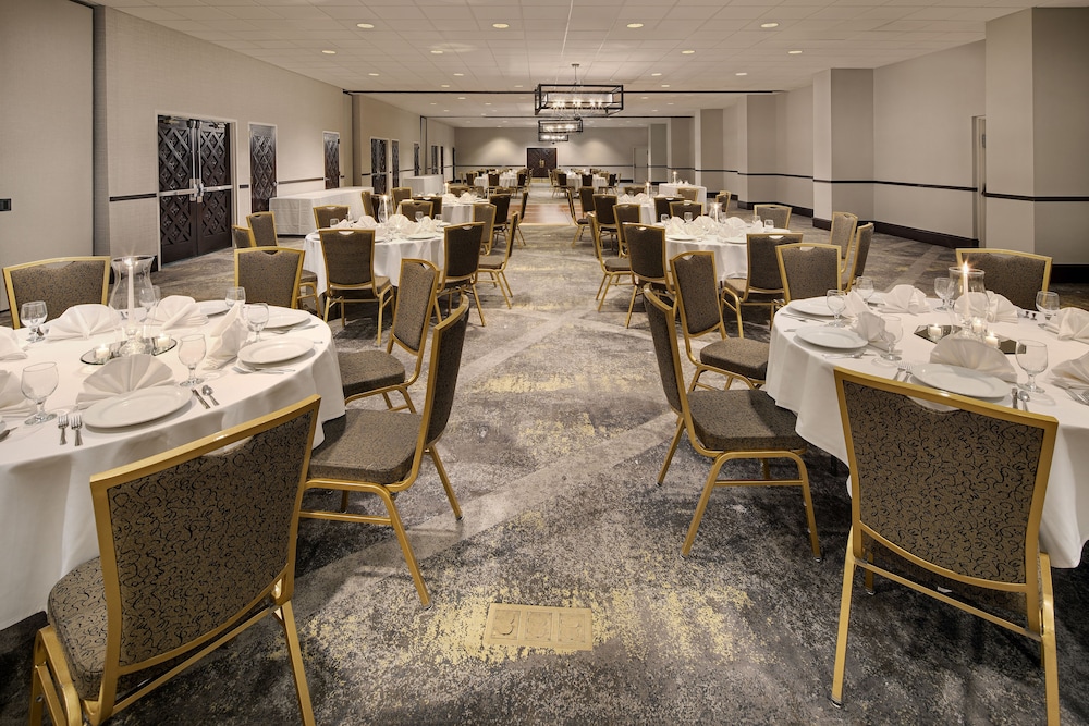 Embassy Suites by Hilton Dallas Park Central Area - photo 52