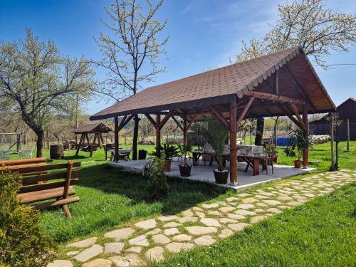 Pensiunea Cocoș — 4-Star Luxury Hotel in Spulber, Romania