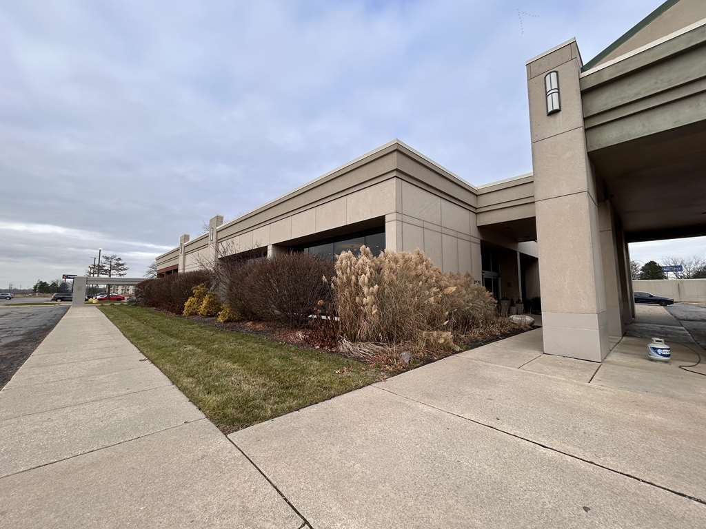 Skyline Hotel Detroit Airport SureStay Collection by BW in Romulus, United States