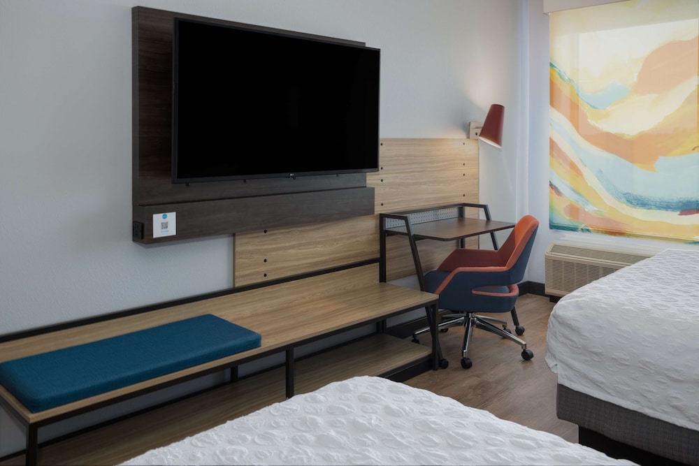 Tru by Hilton Pensacola Airport Medical Center - photo 14