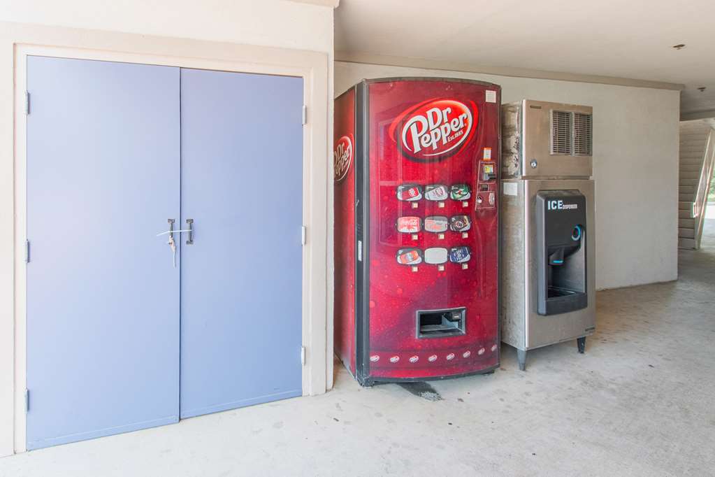 Motel6 Hutchins TX - photo 32