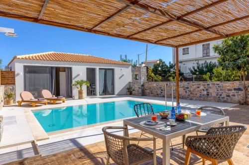 Villa Selena by Villa Plus — 4-Star Luxury Hotel in Hersonissos, Greece