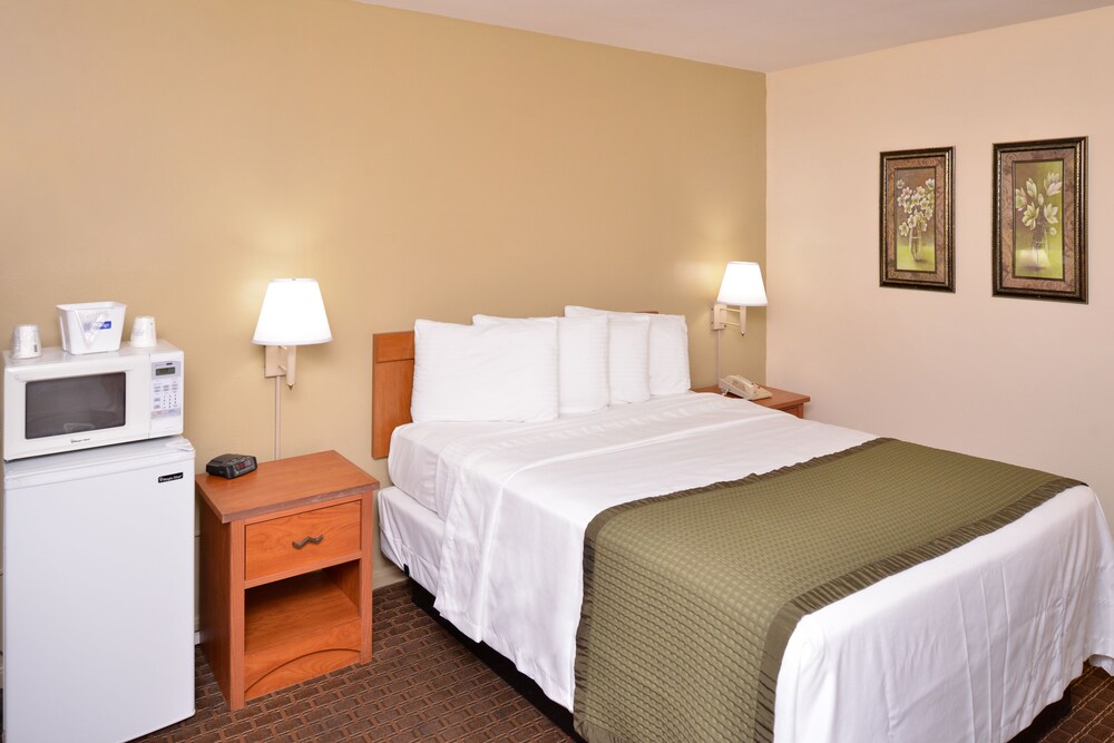 Travelodge by Wyndham Eugene Downtown University of Oregon - photo 12