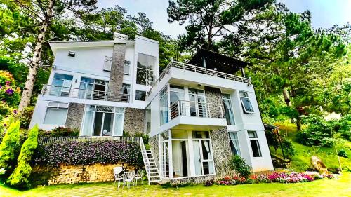 Biệt Thự Lan Anh Đà Lạt — 4-Star Luxury Hotel in Da Lat, Vietnam