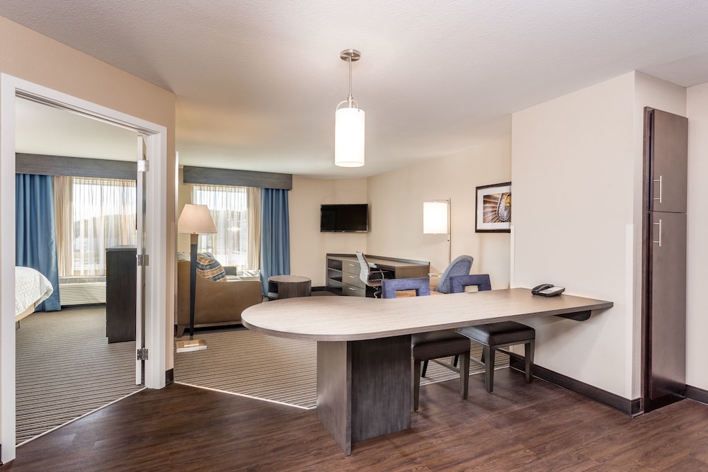 Candlewood Suites Eau Claire I 94 by IHG - photo 7