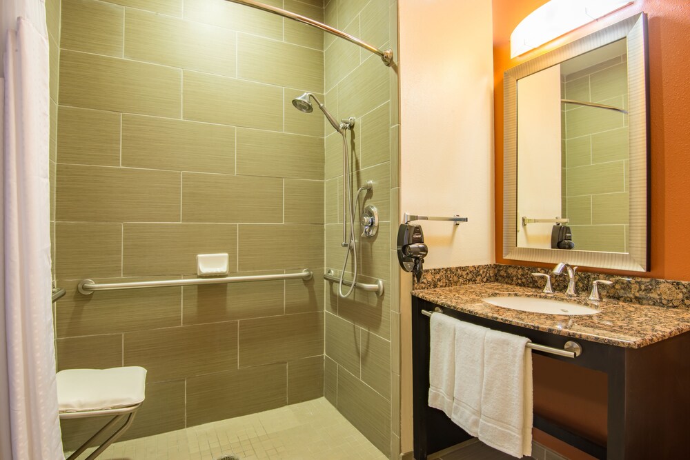Holiday Inn Express Hobbs - photo 9