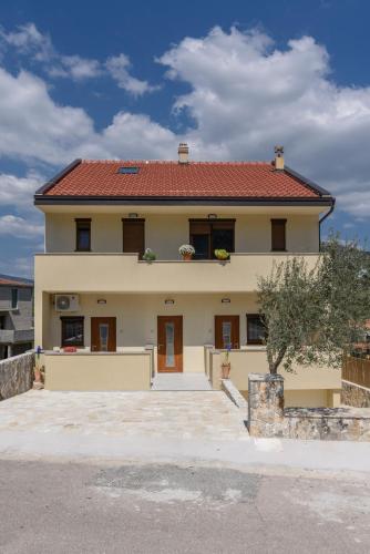 Apartmani Marko i Ana — 4-Star Luxury Hotel in Marina, Croatia