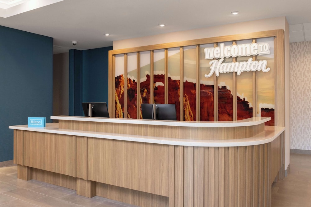 Hampton Inn & Suites by Hilton Cottonwood - photo 4