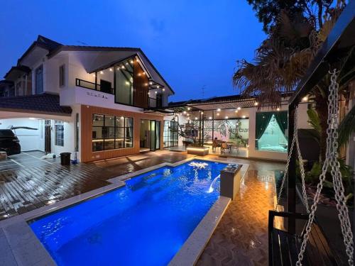 The Viista Retreat 6 Bedrooms with Private Pool in Johor Bahru, Malaysia
