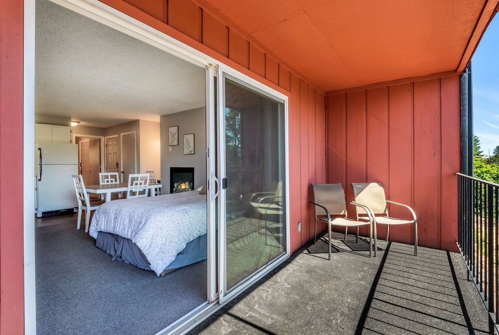 Bend Riverside Inn & Suites - photo 276