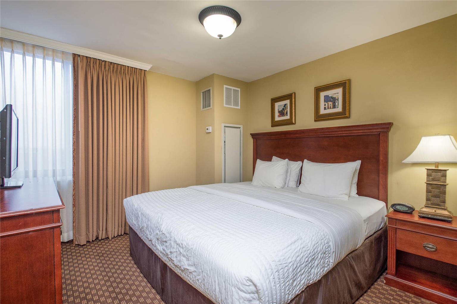 Arlington Court Suites a Clarion Collection Hotel - photo 46