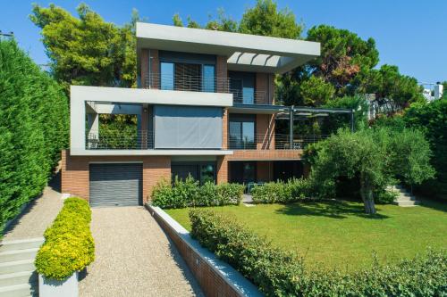 Elia Seafront Villa — 4-Star Luxury Hotel in Nikiti, Greece
