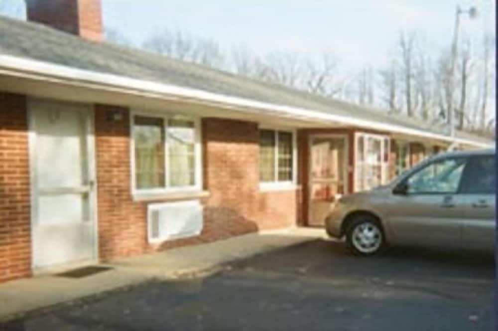 Cool Springs Inn - photo 36