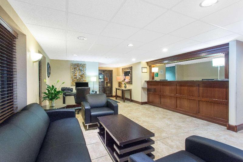 Super 8 by Wyndham Beloit - photo 3