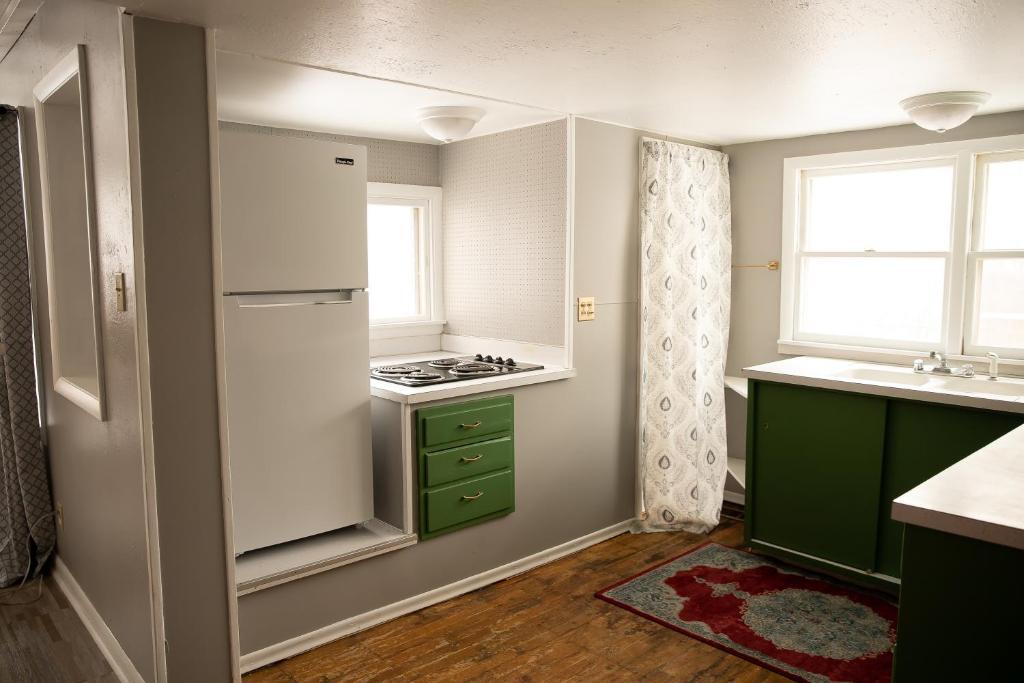 New Listing Bright Bohemian Stay - photo 2