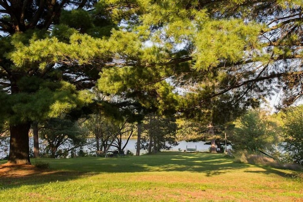 Riverside Point Resort - photo 2