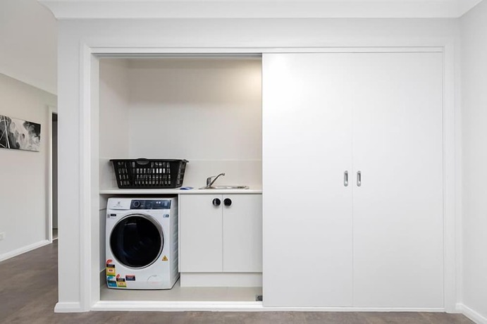 CH Boutique Apartments The Ringers Road — 4-Star Luxury Hotel in Hillvue, Australia