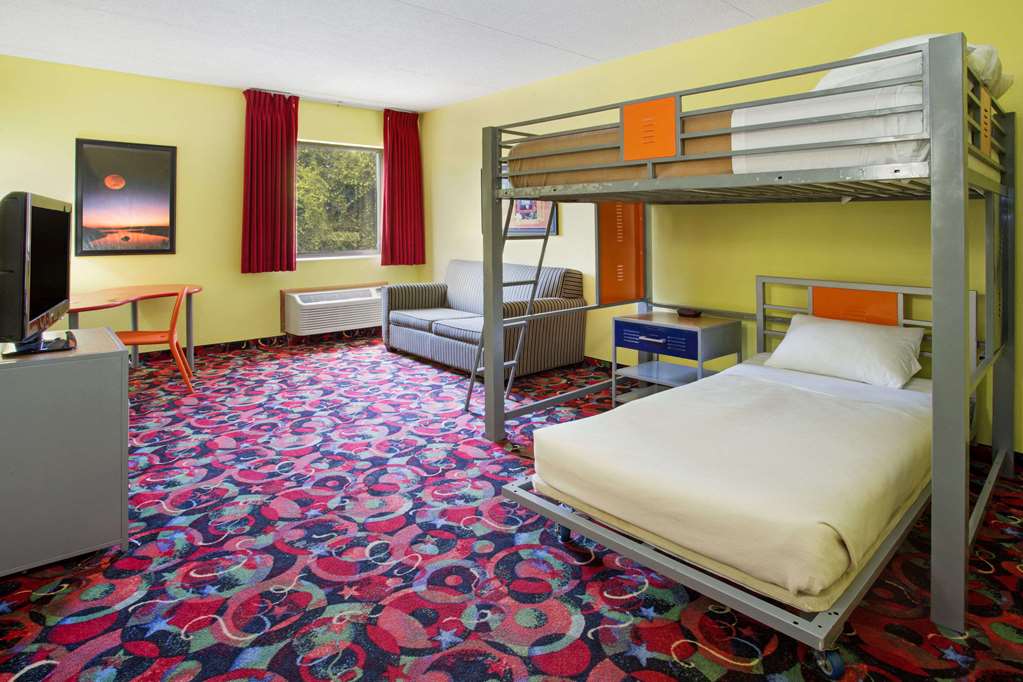 Ramada by Wyndham Bettendorf - photo 20