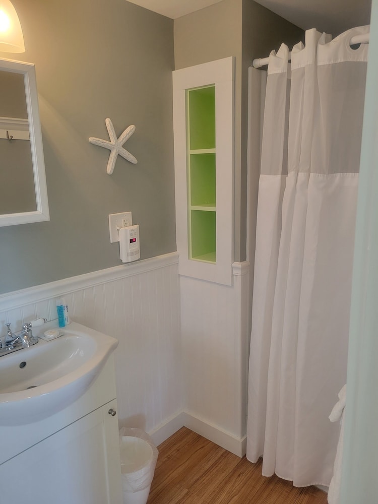 2 River Road Inn & Cottages - photo 43