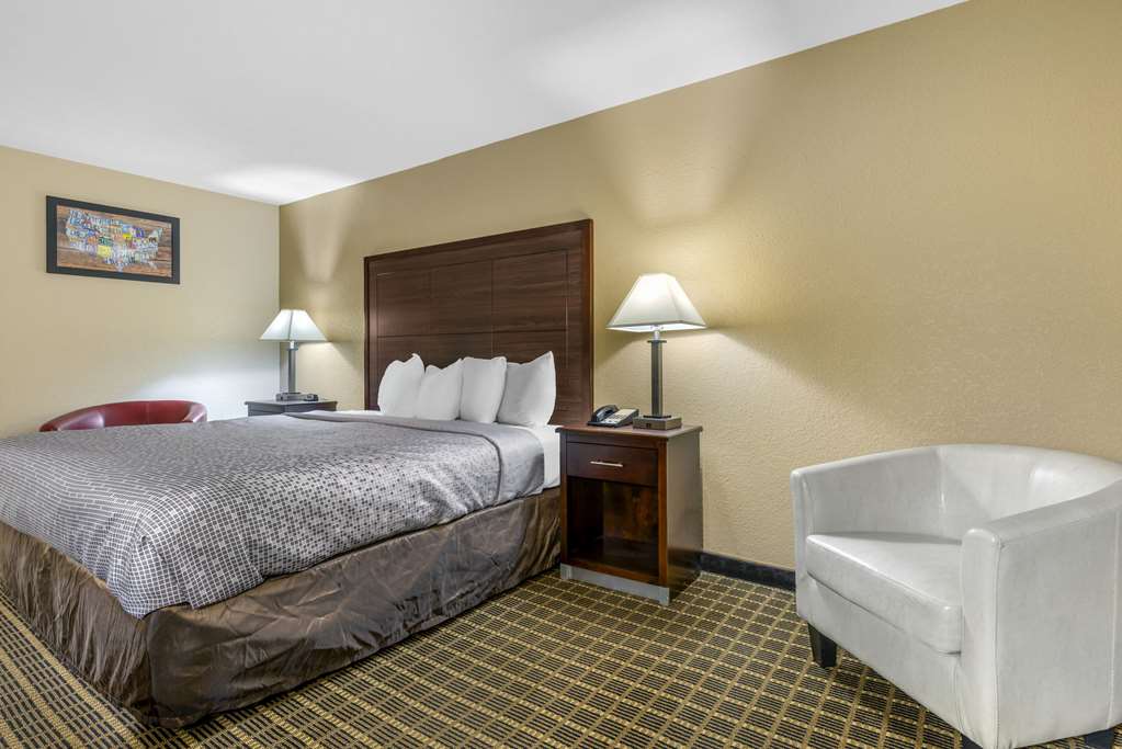 Econo Lodge La Crosse North - photo 22