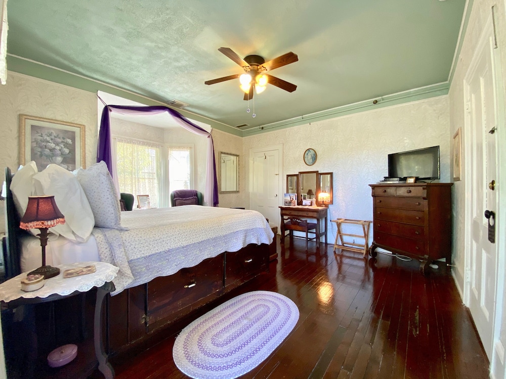 Penny Farthing Inn - photo 22