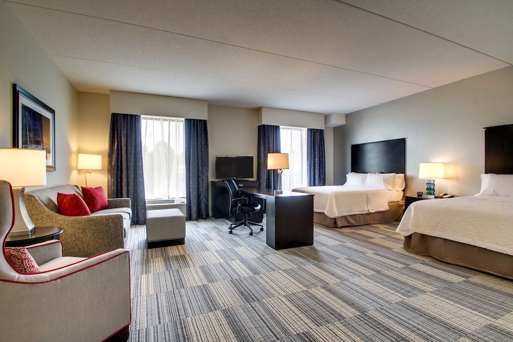 Hampton Inn & Suites Greenville Airport SC - photo 33