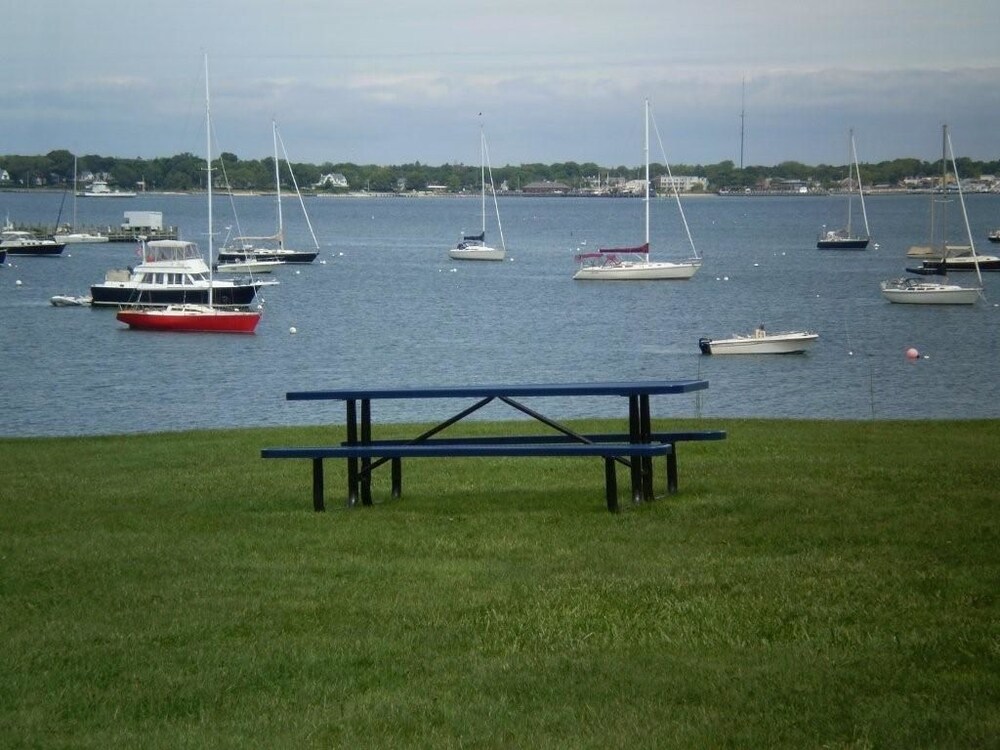 Dering Harbor Inn - photo 44