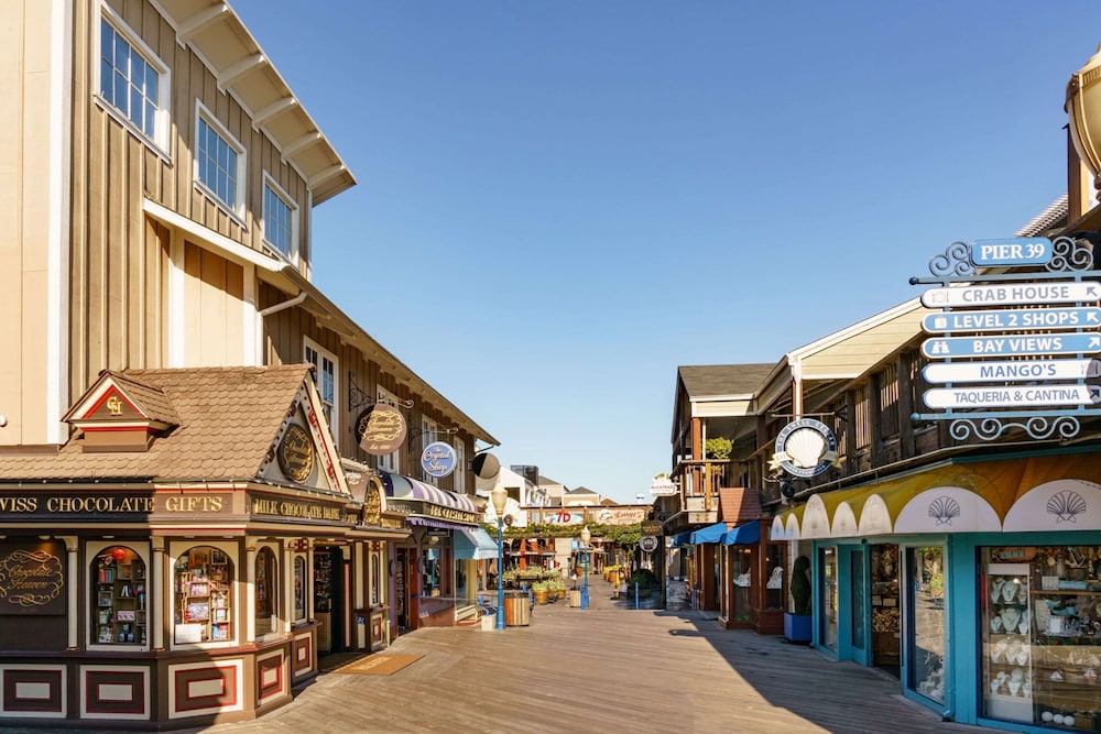 Hotel Caza Fisherman's Wharf - photo 93