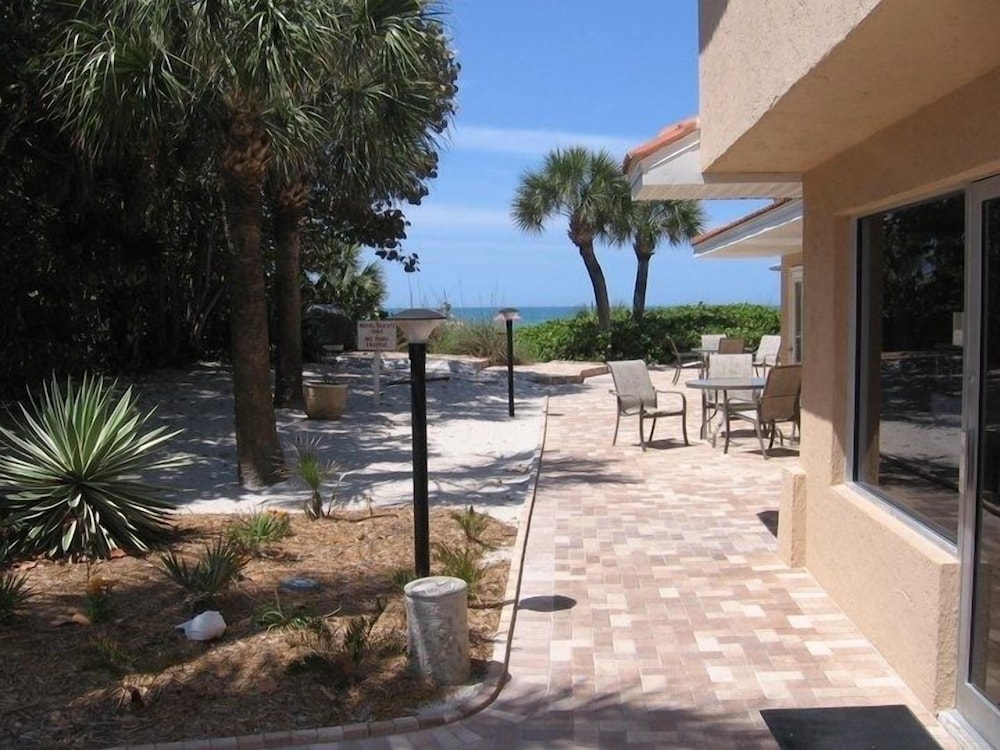 A Beach Retreat - photo 194