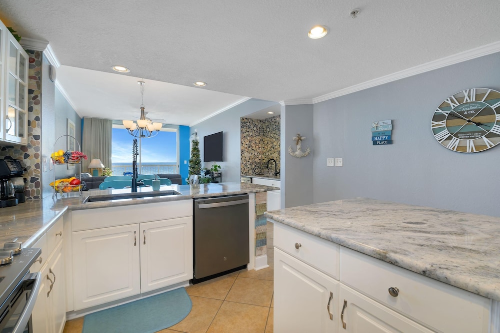 Majestic Beach Towers 2 404 - photo 20