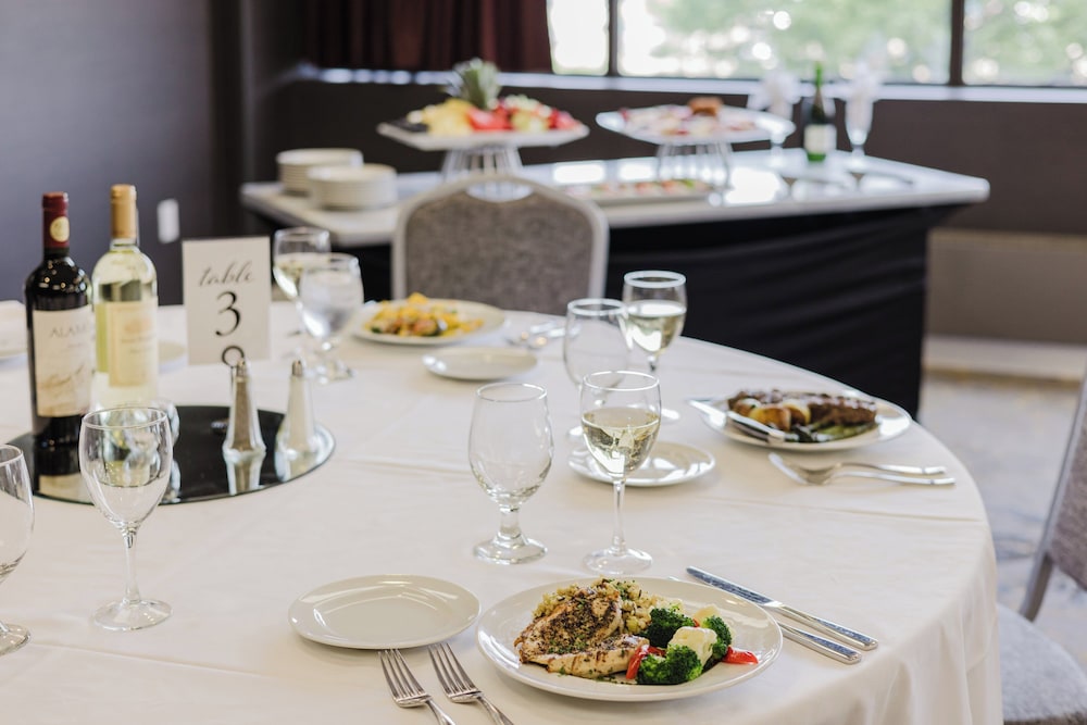 Crowne Plaza Suites MSP Airport Mall of America by IHG - photo 85