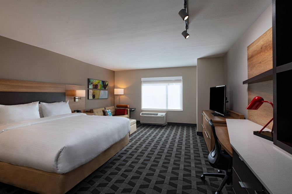 TownePlace Suites by Marriott San Antonio Northwest at The RIM - photo 9