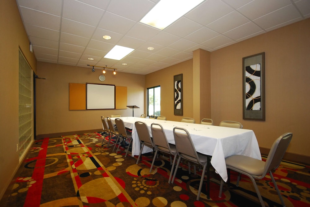 Hampton Inn Fort Myers Airport & I 75 - photo 44