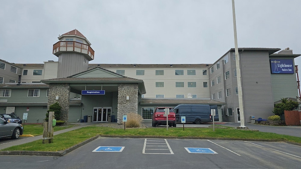 Lighthouse Suites Inn - photo 32