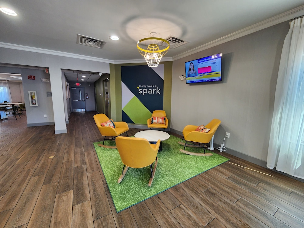 Spark by Hilton Rahway - photo 9