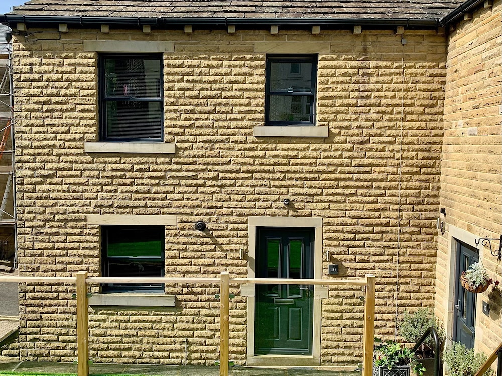 Victoria House — 4-Star Luxury Hotel in Holmfirth, United Kingdom