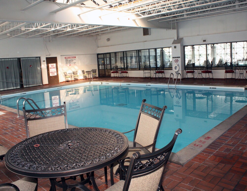 Buffalo Grand Hotel - photo 17
