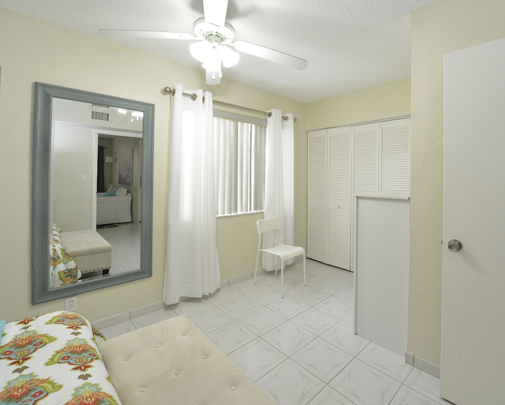 Hollywood by the Sea Hotel - photo 14