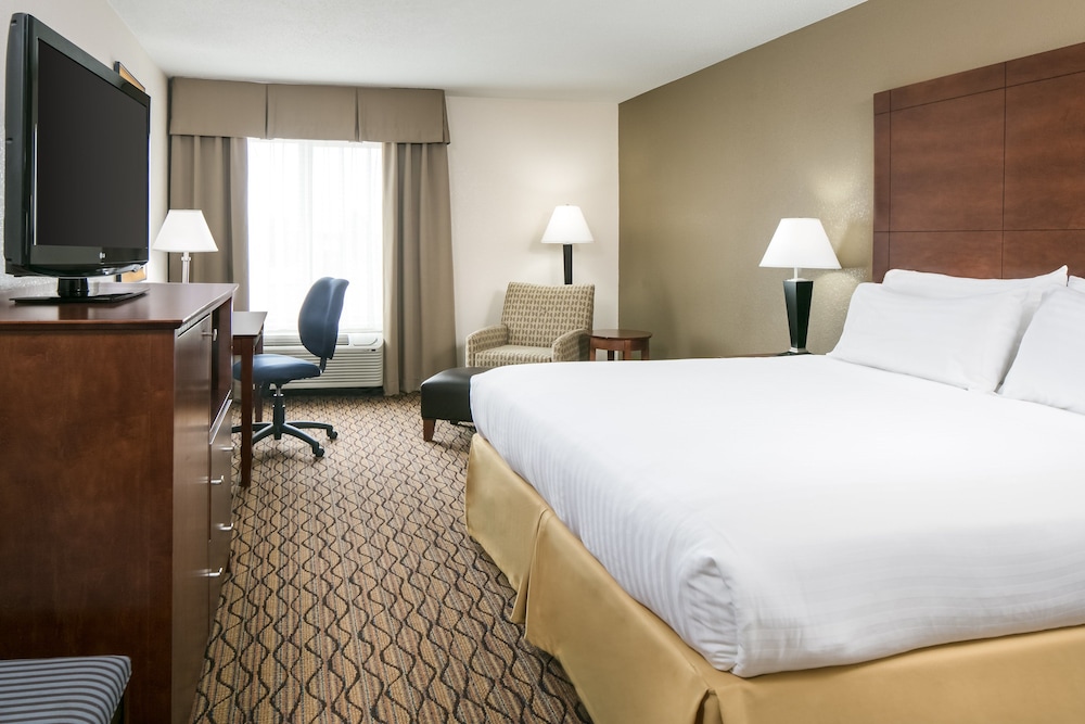 Holiday Inn Express Hotel & Suites Clinton by IHG - photo 8