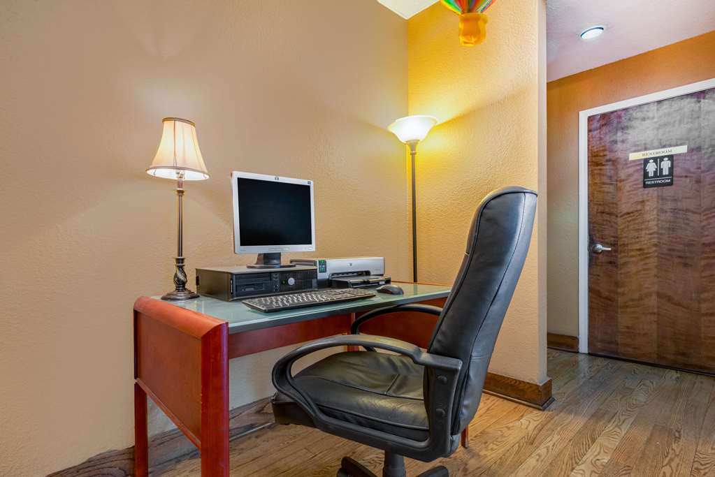 Ramada by Wyndham Albuquerque Airport - photo 46