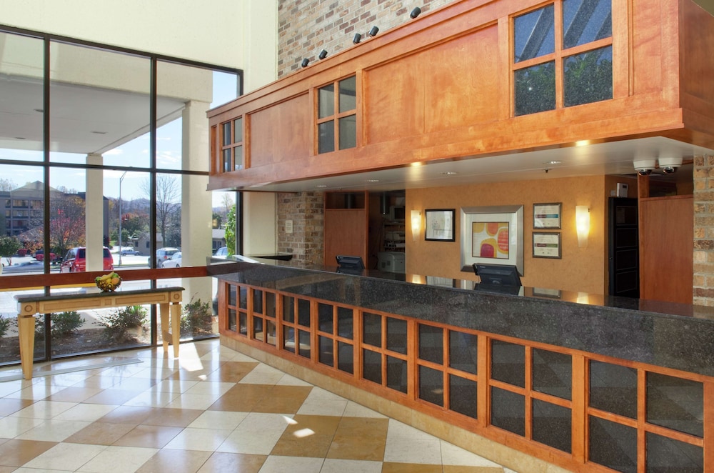 DoubleTree by Hilton Hotel Oak Ridge Knoxville - photo 3