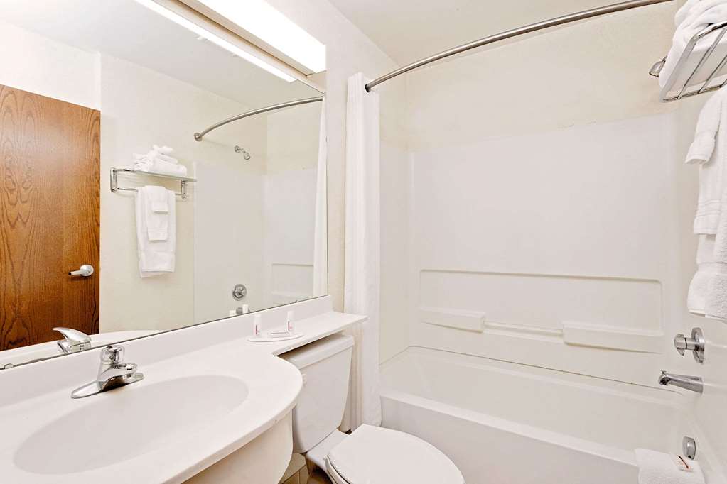 Microtel Inn & Suites by Wyndham Middletown - photo 9