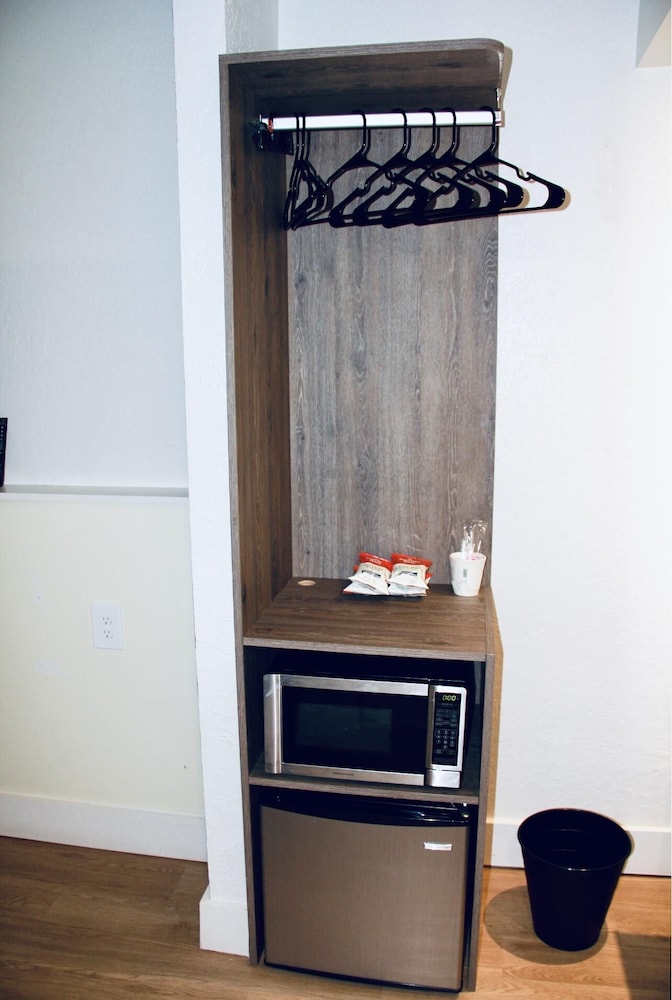 1 1 Condo hotel With Double bed and Community Pool Miles From Disney - photo 5