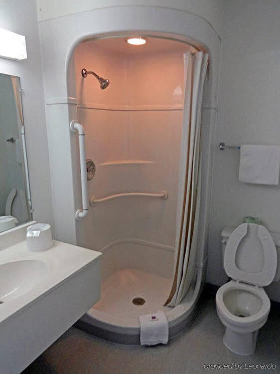 Motel 6 Indianapolis East - photo 8