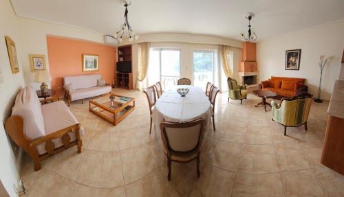Garbo Appartments — 4-Star Luxury Hotel in Karystos, Greece