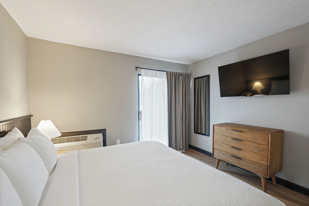 Tremont Lodge & Resort - photo 57