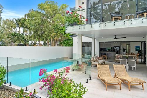 Belle Escapes Beach Manor in Palm Cove, Australia